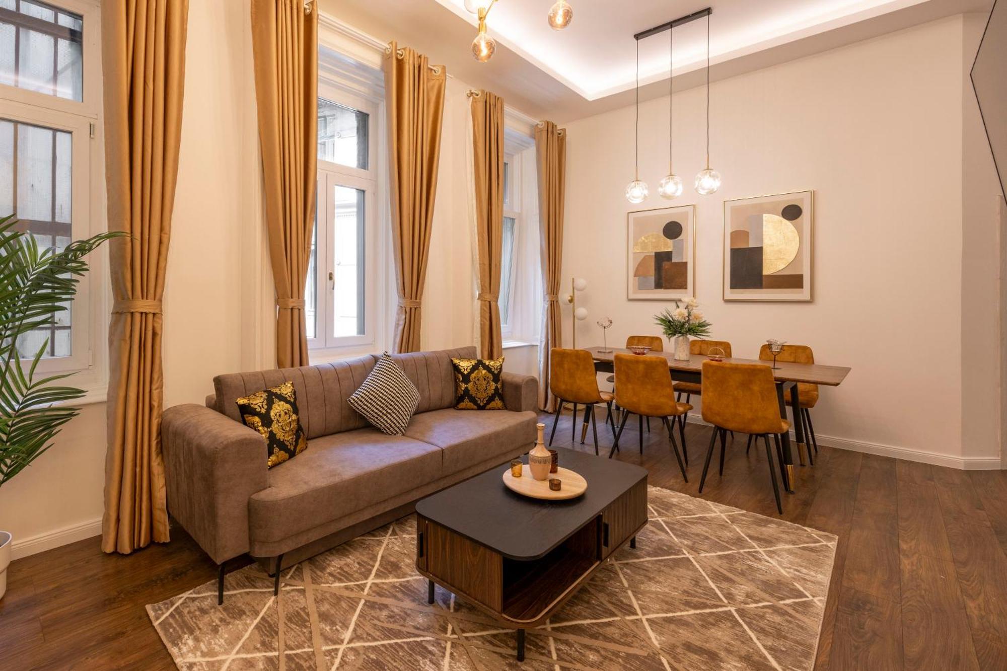 Exclusive Downtown Quentin Residence By Prestige Homes Βουδαπέστη Εξωτερικό φωτογραφία