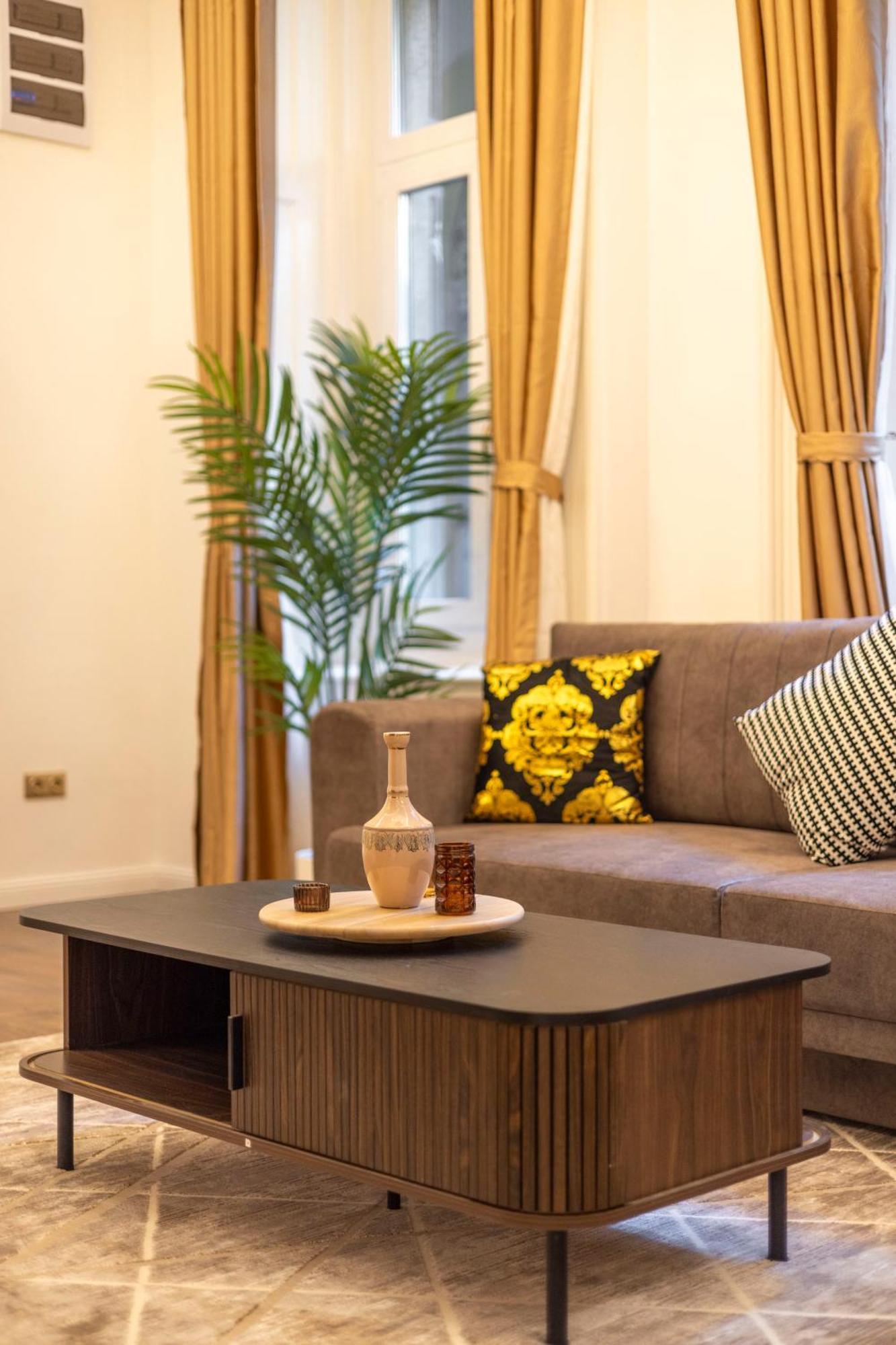 Exclusive Downtown Quentin Residence By Prestige Homes Βουδαπέστη Εξωτερικό φωτογραφία